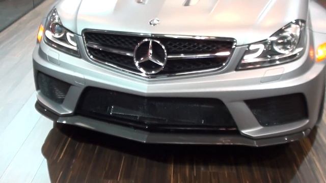 Mercedes-Benz CL63 AMG смотреть онлайн