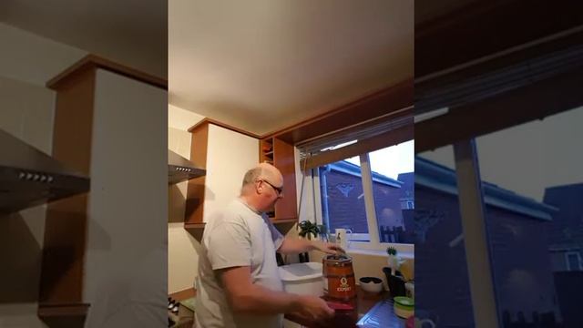 Wales Ales Tip of the day - chill a mini keg смотреть онлайн