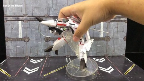 KitzConcept Macross Robotech 1/72 VF-1J Rick Hunter’s Veritech Fighter + Fast Pack Armor Q.Review20