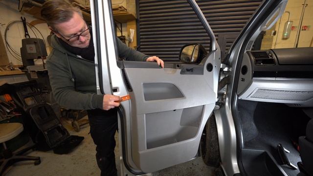 How to remove a VW T5 Transporter door card. Auto upholstery. смотреть онлайн