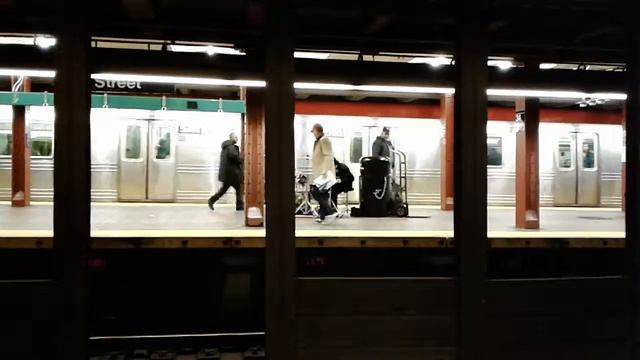 Drummer in New-York subway смотреть онлайн
