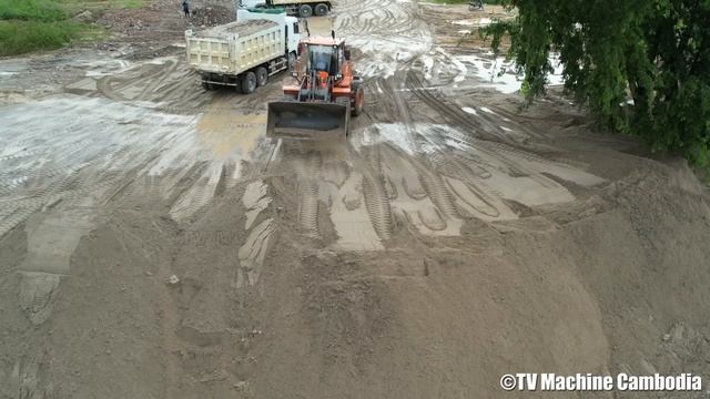 WOW new project techniques skill processing wheel loader with dozer forest and pushing sand смотреть онлайн