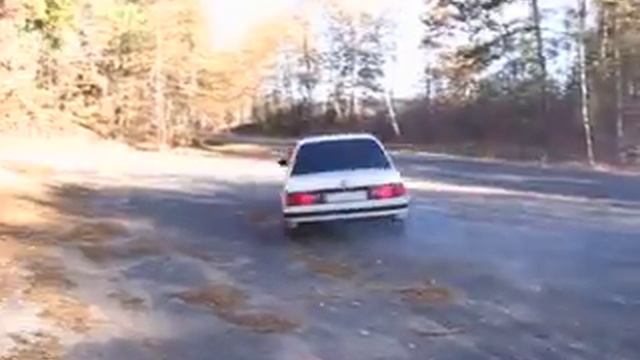 BMW E-30 316i смотреть онлайн