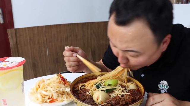 7斤牛肉，阿强做“牛肉板面”，香辣劲道，大口吸面真过瘾！【cram阿强】