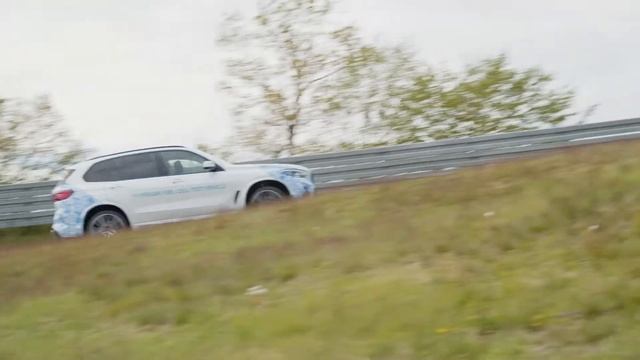 BMW i Hydrogen NEXT смотреть онлайн