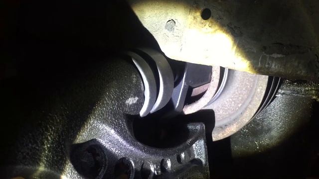 Dealing with D14A8 crank bolt (torque multiplier) / Jak odkręcić śrubę koła pasowego w D14A8 смотреть онлайн