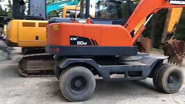Used Mini Excavator 6 Ton Doosan Dx60w Secondhand Hydraulic Crawler Machine Multifunction Digger смотреть онлайн