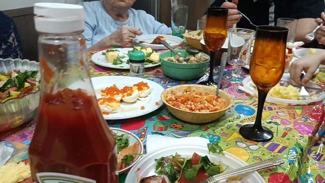 ВЛОГ С НОВОГО ГОДА !!!!! Что случилось ????
расстроились из за подарков ????