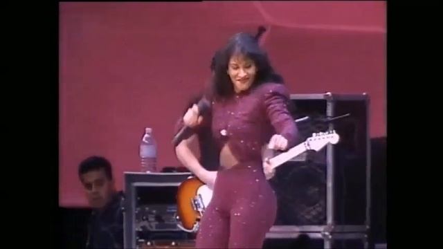 Selena - Disco Medley смотреть онлайн