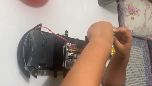 Smart Robot Car Kit construction & Programming смотреть онлайн