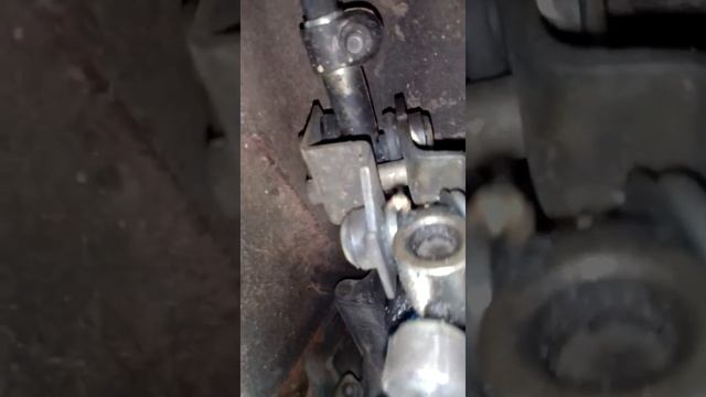 Cambiando los plásticos del movimiento de palanca de cambios, VW Parati g1 смотреть онлайн