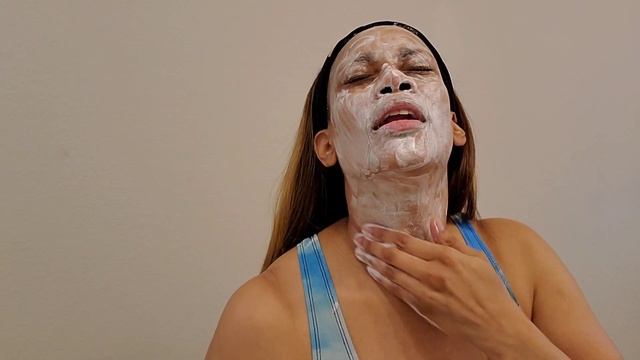 Clarins Foaming Cleanser & Hydra Essential Moisturizer смотреть онлайн