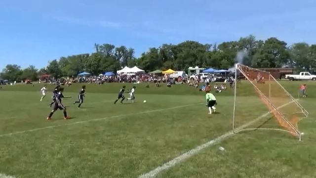 Bardia and his Bethesda Soccer Club team смотреть онлайн