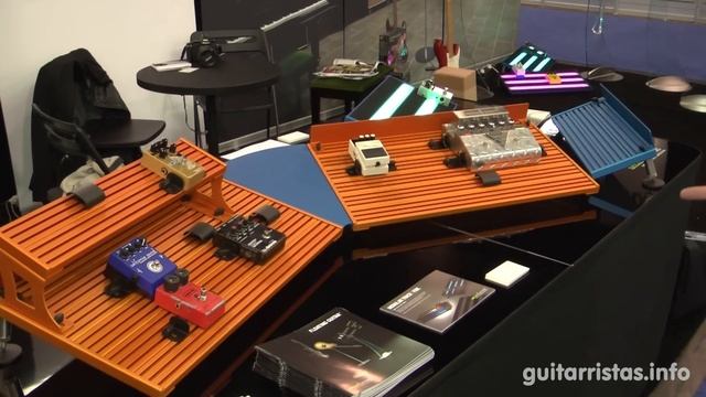 Modular Track y Floating Guitar de Aclam Guitars смотреть онлайн