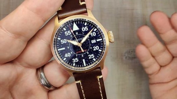Aquatico Horizon Hawk Bronze big Pilot Aventurine dial