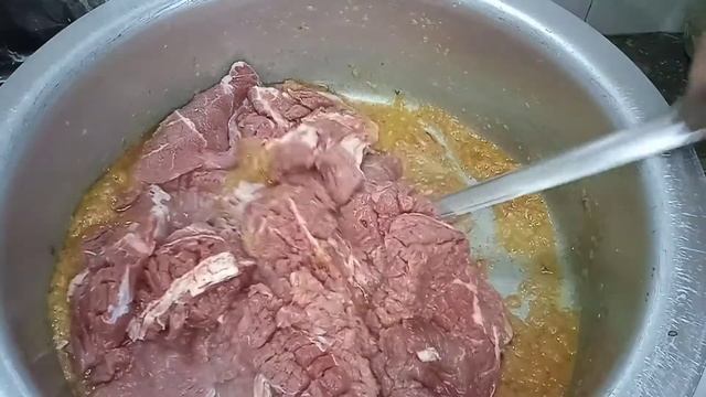 Grandma Style Spicy Beef Pasanday | مرچیلے بیف پسندے | Стейк из говядины в густом остром соусе смотреть онлайн