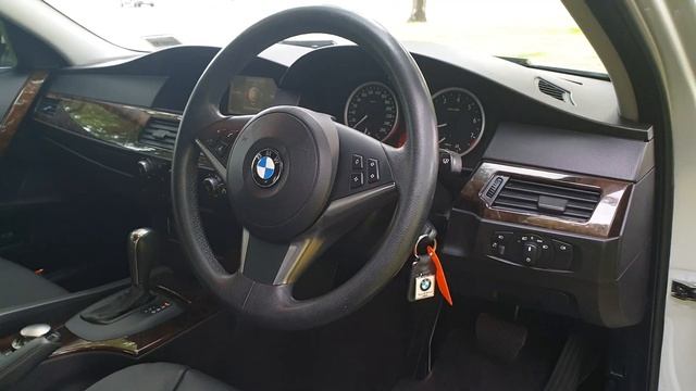 2005 BMW 530i смотреть онлайн