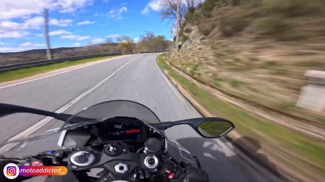 BMW S1000RR 2023 | First Time Riding a SuperSports Bike 😍 [4K RAW Onboard] смотреть онлайн