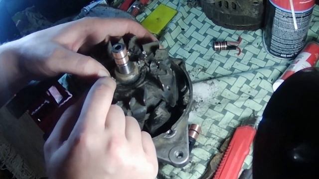 Ремонт генератора замена щеток колец ротора Мицубиси Каризма смотреть онлайн