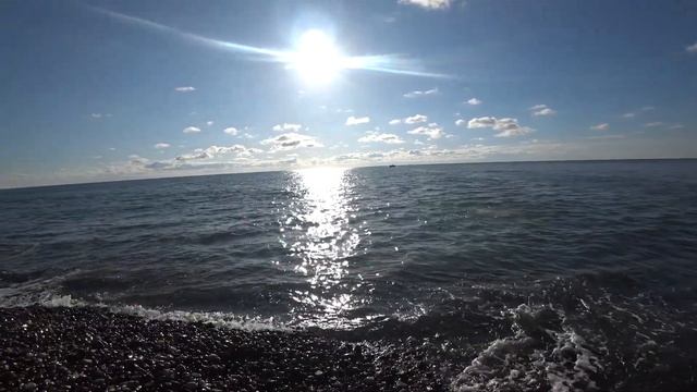 АДЛЕР. ОТЛИЧНАЯ ПОГОДА. МЗЫМТА И МОРЕ. КУПАЕМСЯ. Пляж СОЧИФОРНИЯ.