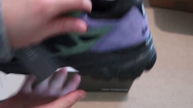 New Balance x Stray Rats 990 v3 'The Joker' Sneaker Unboxing смотреть онлайн