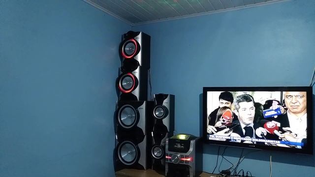 Samsung MX E870 tocando forte Motorcicle! смотреть онлайн