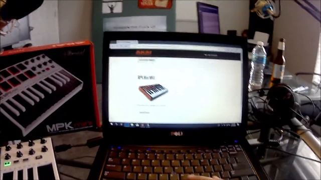 Halff-Ass Review on the AKAI Mini MIDI controller. смотреть онлайн