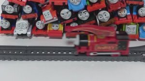Друзья Томаса ☆ 30 поездов! Обзор для детишек!