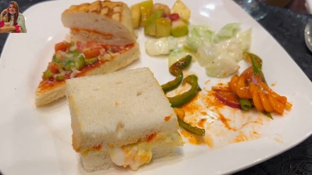 60+ dishes Hi-Tea Buffet in Gujranwala😍 | Buffet Review | Food Vlog by Foodie Girl Tayeba смотреть онлайн
