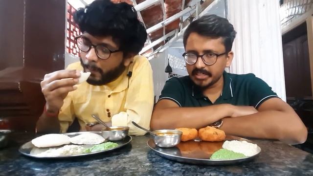 Authentic South Indian Breakfast । Idly, Sada Vada, Cheese Dosa, Tea । Kolkata । Be A Food Day смотреть онлайн