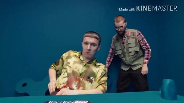 ВСЕ ВЕРСИИ КЛИПА ПРО СПИННЕР! (ГРУППА ХЛЕБ) смотреть онлайн
