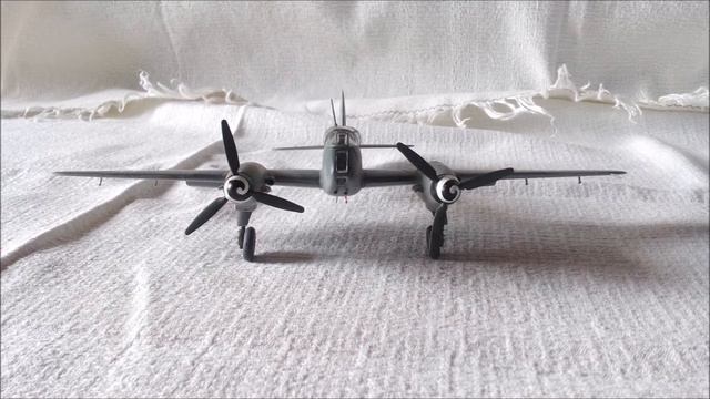 Italeri Messerschmitt Me 410 B-2 Hornisse смотреть онлайн