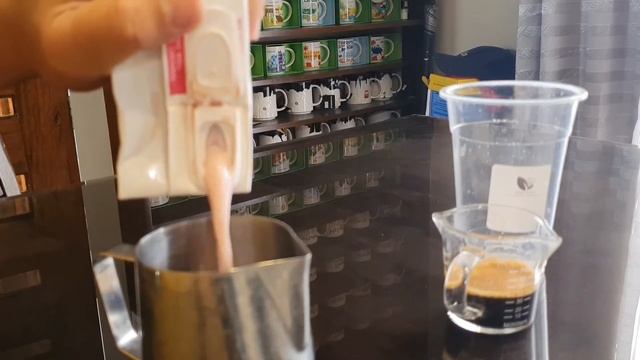 Fresh Mango Strawberry Iced Latte смотреть онлайн