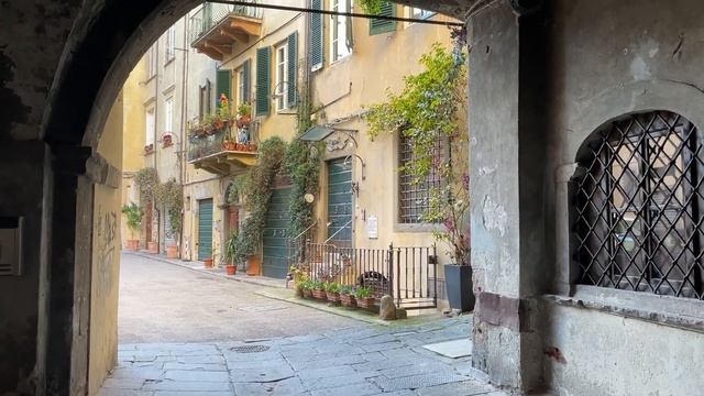 10 THINGS TO DO IN LUCCA THAT ARE HIDDEN (SH! DON'T TELL ANYONE!) смотреть онлайн