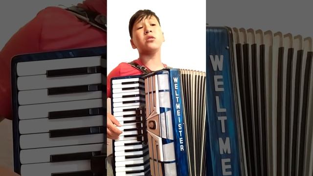 Токтосун Садиев Акардиондун коштоосунда жылуулук смотреть онлайн