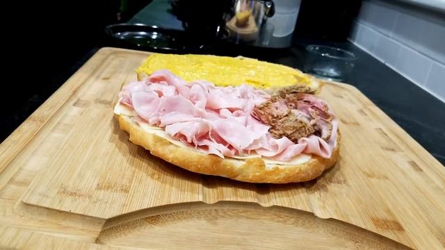 Cubano Sandwhich - Grilled Panini Style смотреть онлайн