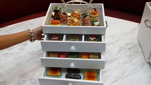 A Parisian Hi Tea Affair at Cafés Richard, Sky Avenue смотреть онлайн