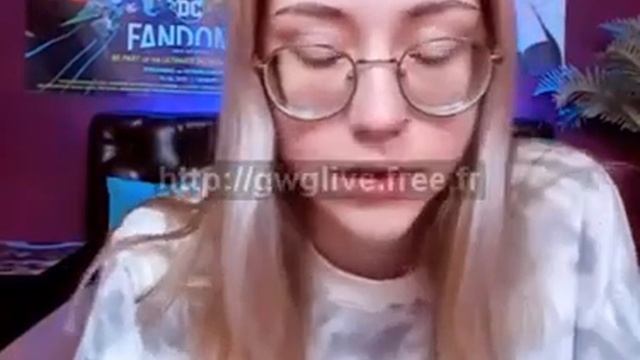 High Myopia Girls With Glasses #glasses #myopia #strongglasses #thickglasses