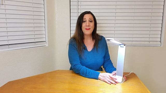Circadian Optics Shark Tank - Light Therapy Lamp смотреть онлайн