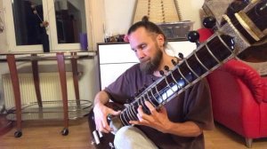 Ситар 18 струн с резонатором.