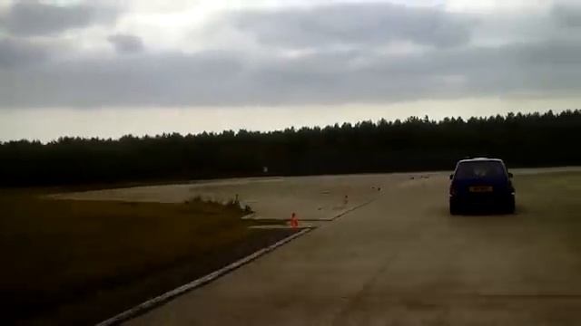 Nova 2.1 16V at RAF Woodbridge track day смотреть онлайн