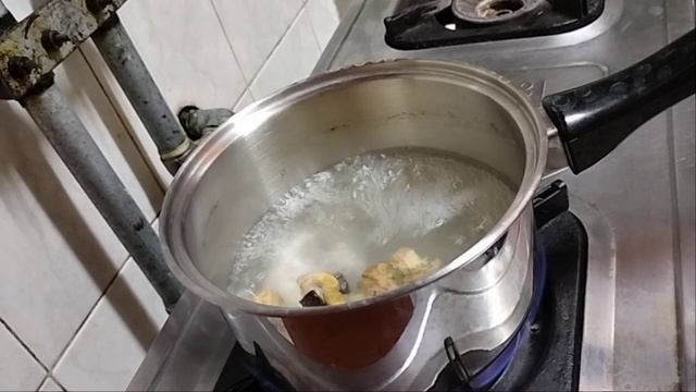 How To Make Masala Tea | Masala tea recipe Bangla | মসলা দুধ চা । Ishika's Recipes And vlogs смотреть онлайн