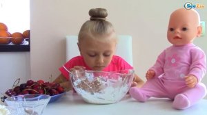Ярослава и Кукла Беби Бон готовят Челлендж из вишни. Видео для детей. Baby Born Doll