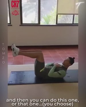 Криштиану Роналду в тренажерном зале.