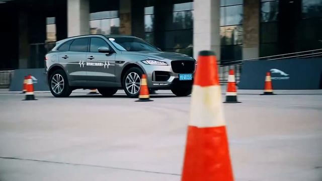 Jaguar Land Rover’s The Art of Performance Tour 2017/2018 in China смотреть онлайн