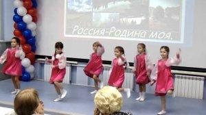 Современный танец , исп. девочки подг.гр. Детский сад "Бабочка"