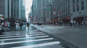 Прогулка во время грозы на Манхэттене, Нью-Йорк ｜ Атмосфера дождя на Таймс-сквер