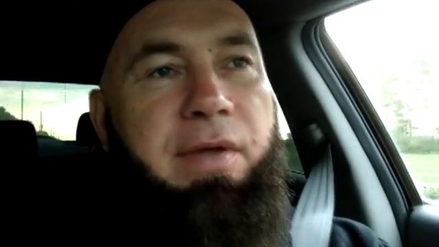 Недовольный продавец в ларьке смотреть онлайн