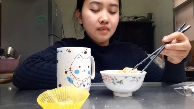 makan tan huang su dan sup daging sapi bikinan majikan ( tkw Taiwan ) смотреть онлайн