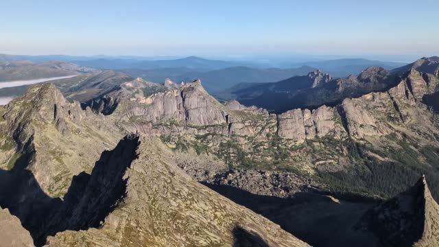 Тизер к заключительной третьей серии. Перевал-Вершина гора Птица Ергаки. смотреть онлайн
